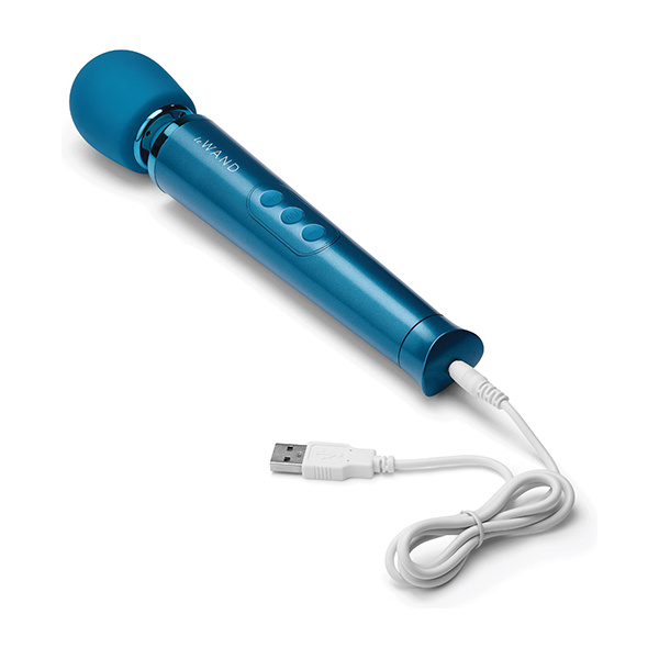 Le Wand Petite Rechargeable Massager - Image 2