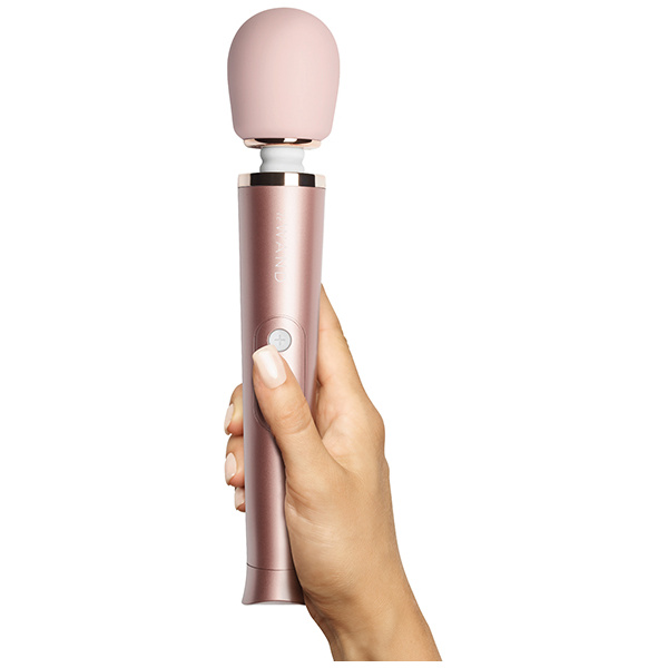 Le Wand Petite Rechargeable Vibrating Massager - Rose Gold - Image 4